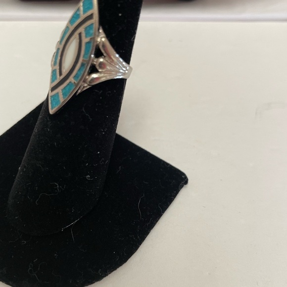 Vintage Sterling Silver Hummingbird Pattern Crushed Turquoise Inlay Size 4.5 - Picture 3 of 7